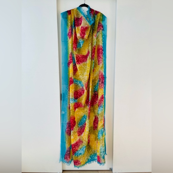 TILO Scarves Color Pop! Luxe soft cotton scarf makes the perfect accessory 😍 - Picture 8 of 13